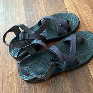 BRAND NEW Chaco flip-flops never wear them, they look very strong